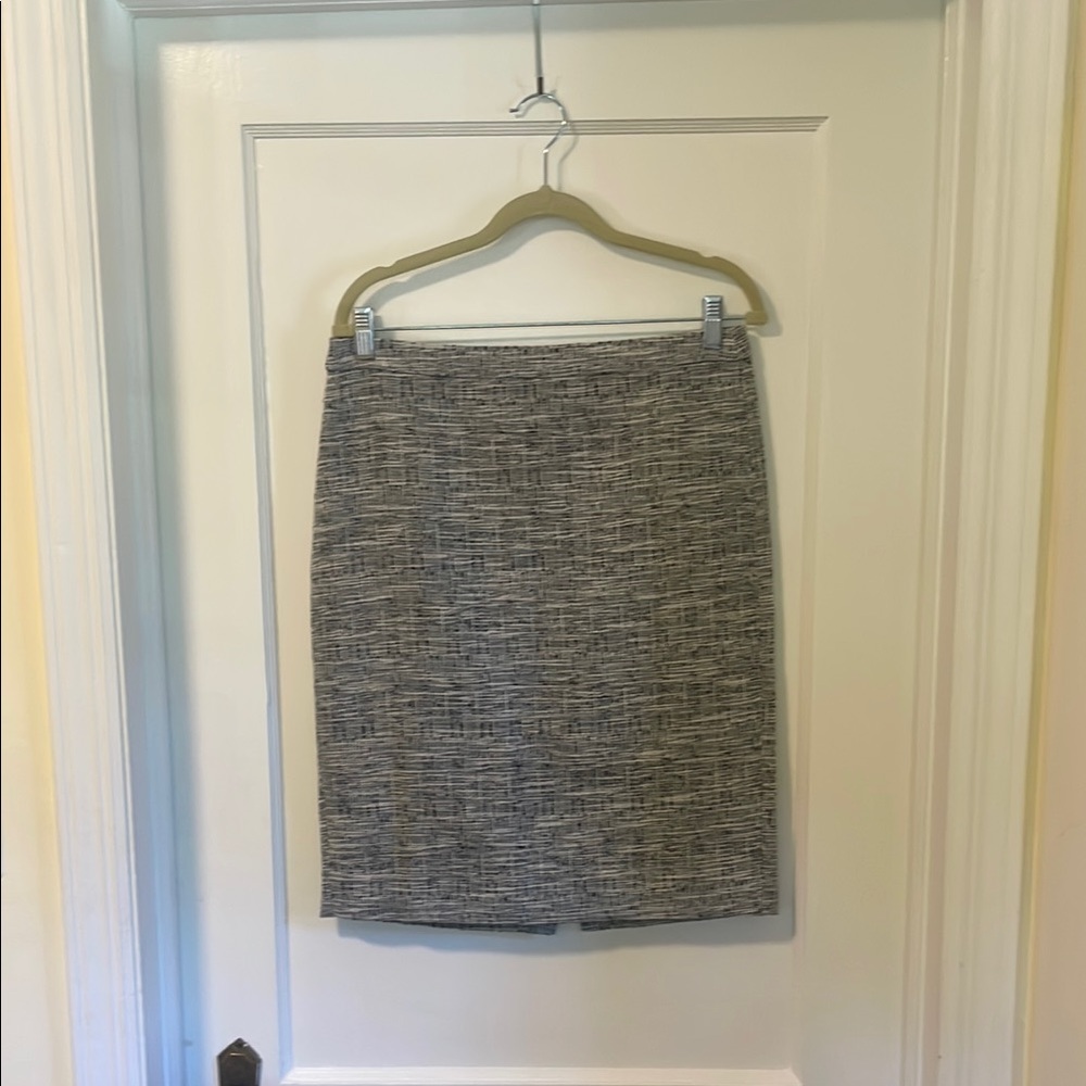 J. Crew 365 Gray Tweed Pencil Skirt - 6 - Picture 3 of 9